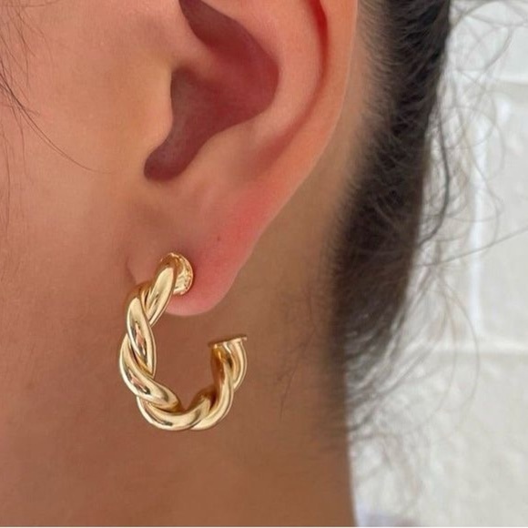 18K Gold Twisted Hoop Earrings - Picture 4 of 4